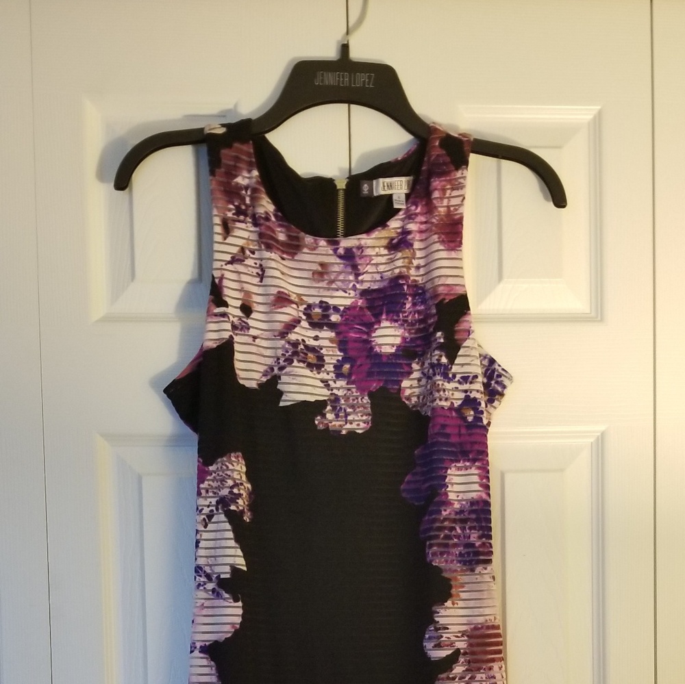 Sleevless Jennifer Lopez party dress